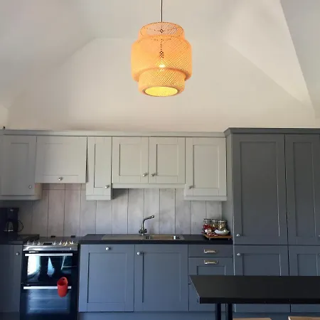 Apartment Atlantic Way - Sleeps 4 - 500m To Kilcar Village - Parking & Wifi - New Build *